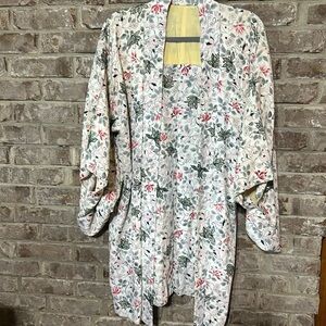 Gorgeous authentic kimono in floral print!